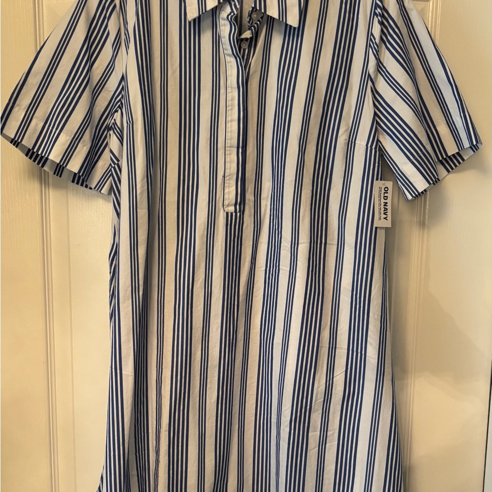 Old Navy Women’s Size 10 Blue and White Striped Dress